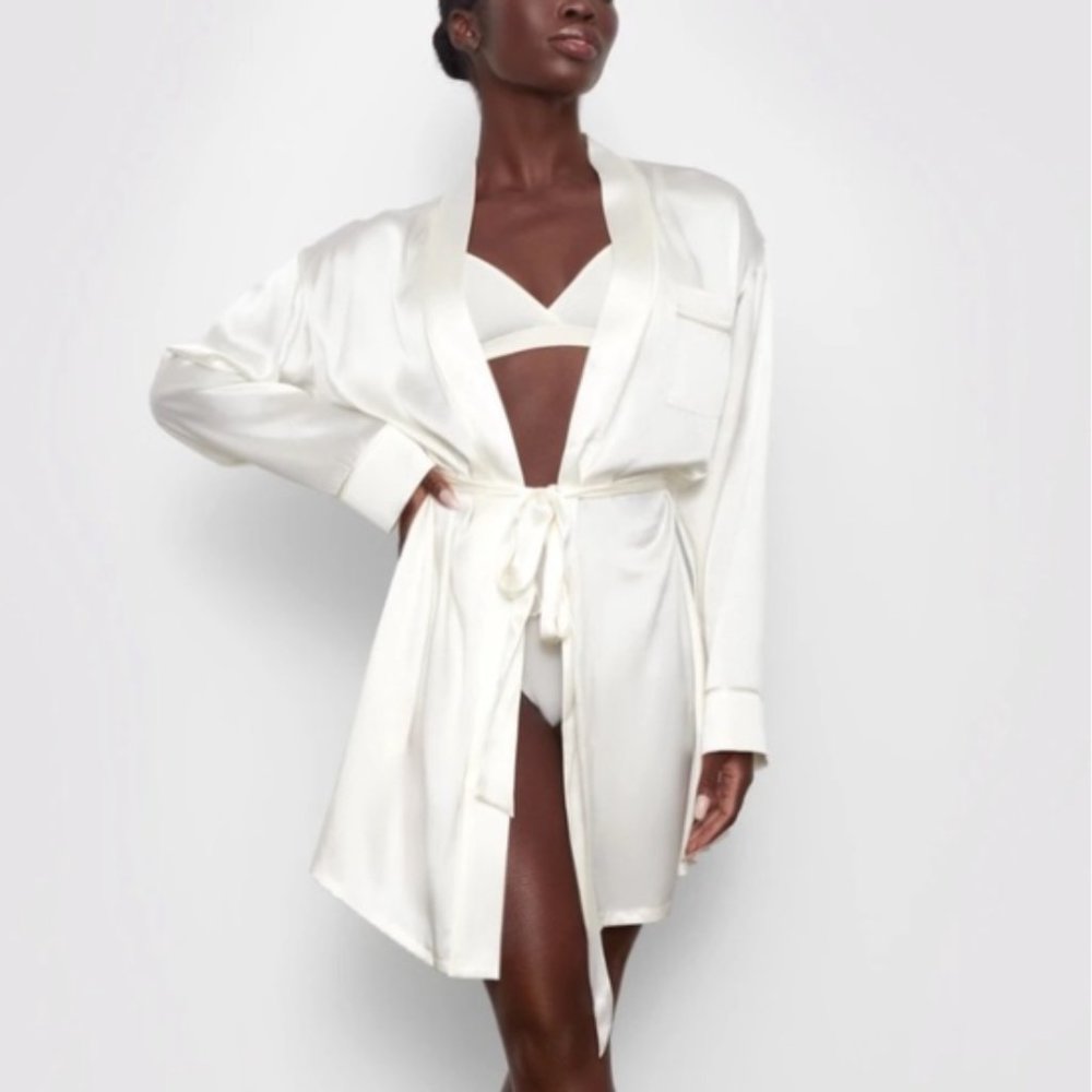 Skims Bridal Robe, Size Small, limited edition